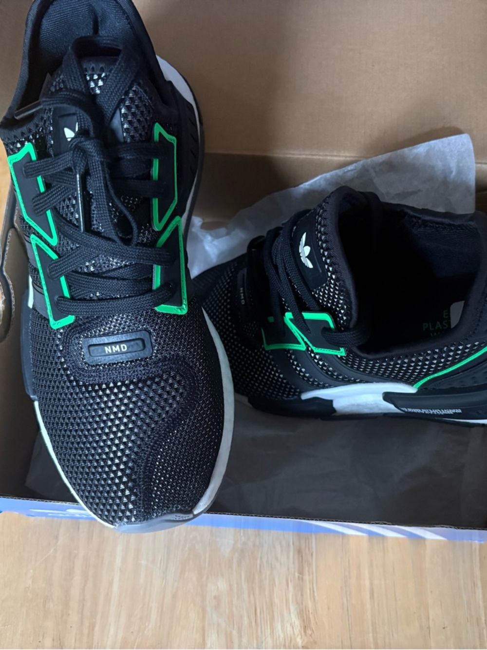 adidas Black Sneakers w| Neon Green Accents.This is a mens 6 1/2, women’s 7